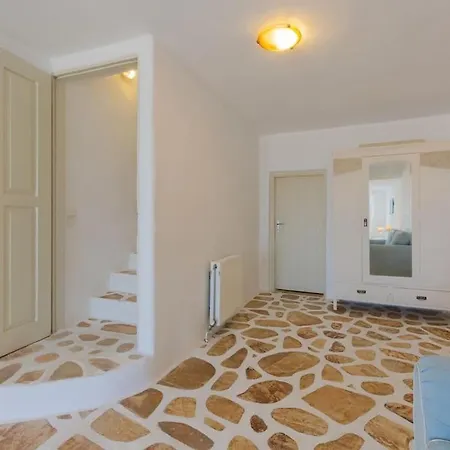 Elliah Semesterbostad *