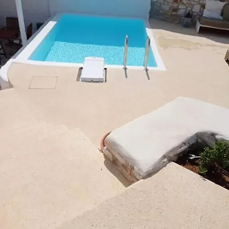 Elliah * Moni Christou Dasous