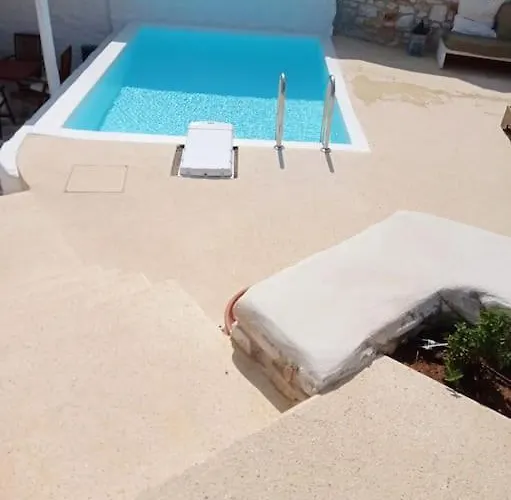 Elliah * Moni Christou Dasous